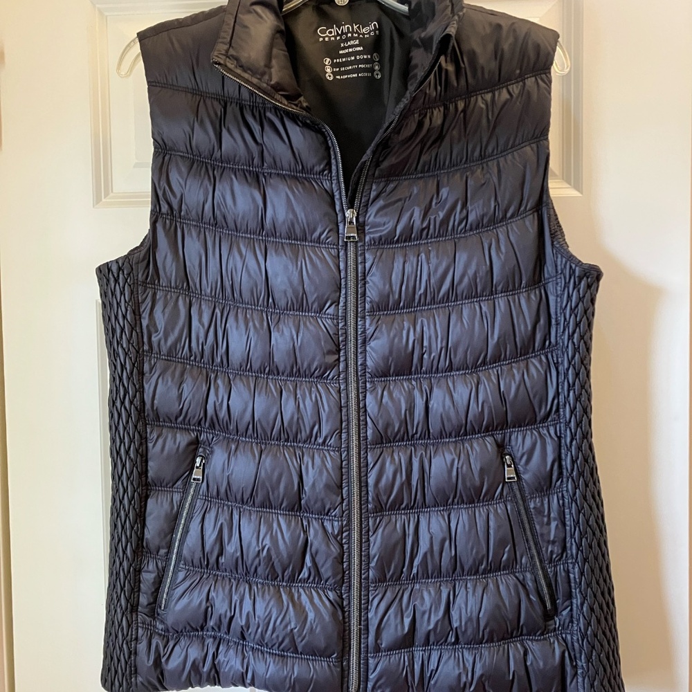 Calvin Klein Women's down vest XL